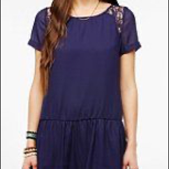 Urban Outfitters drop waist dress - Picture 2 of 13